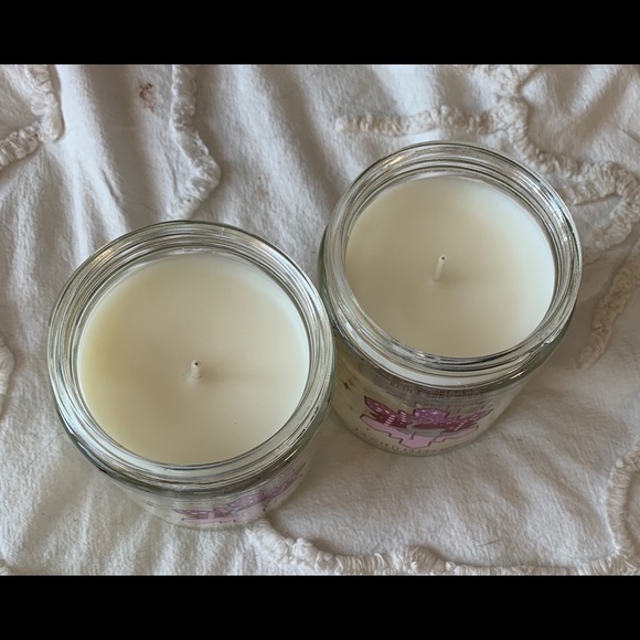 SOLD 2 Never burned Twisted Peppermint 7oz Candle - Picture 4 of 4